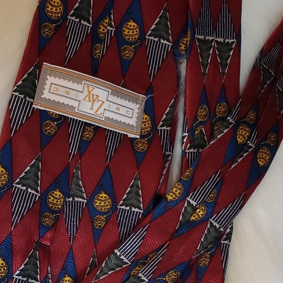 XYC Inc Red Silk Neck Tie - Picture 5 of 5